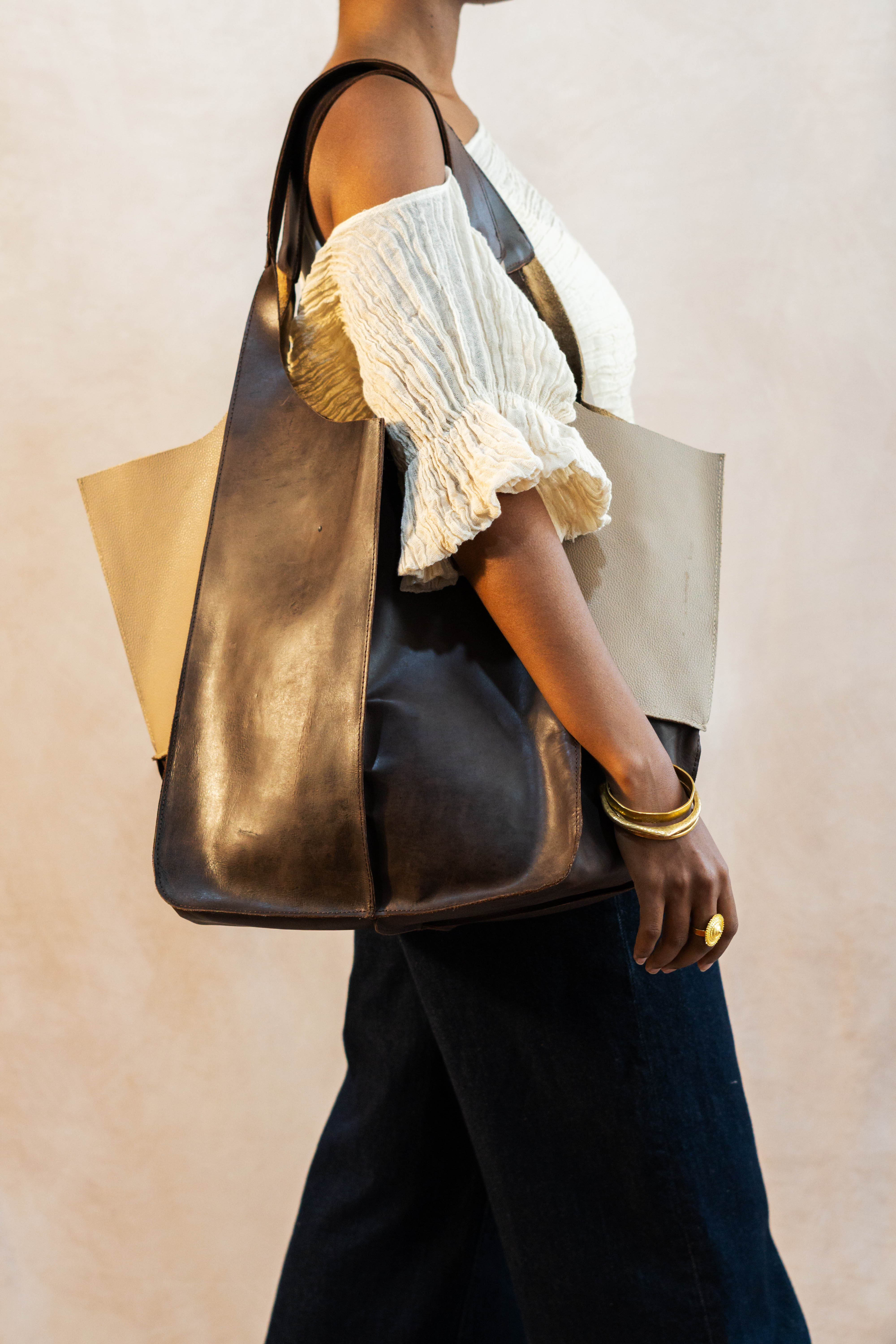 Merkato Weekender Bag image 5