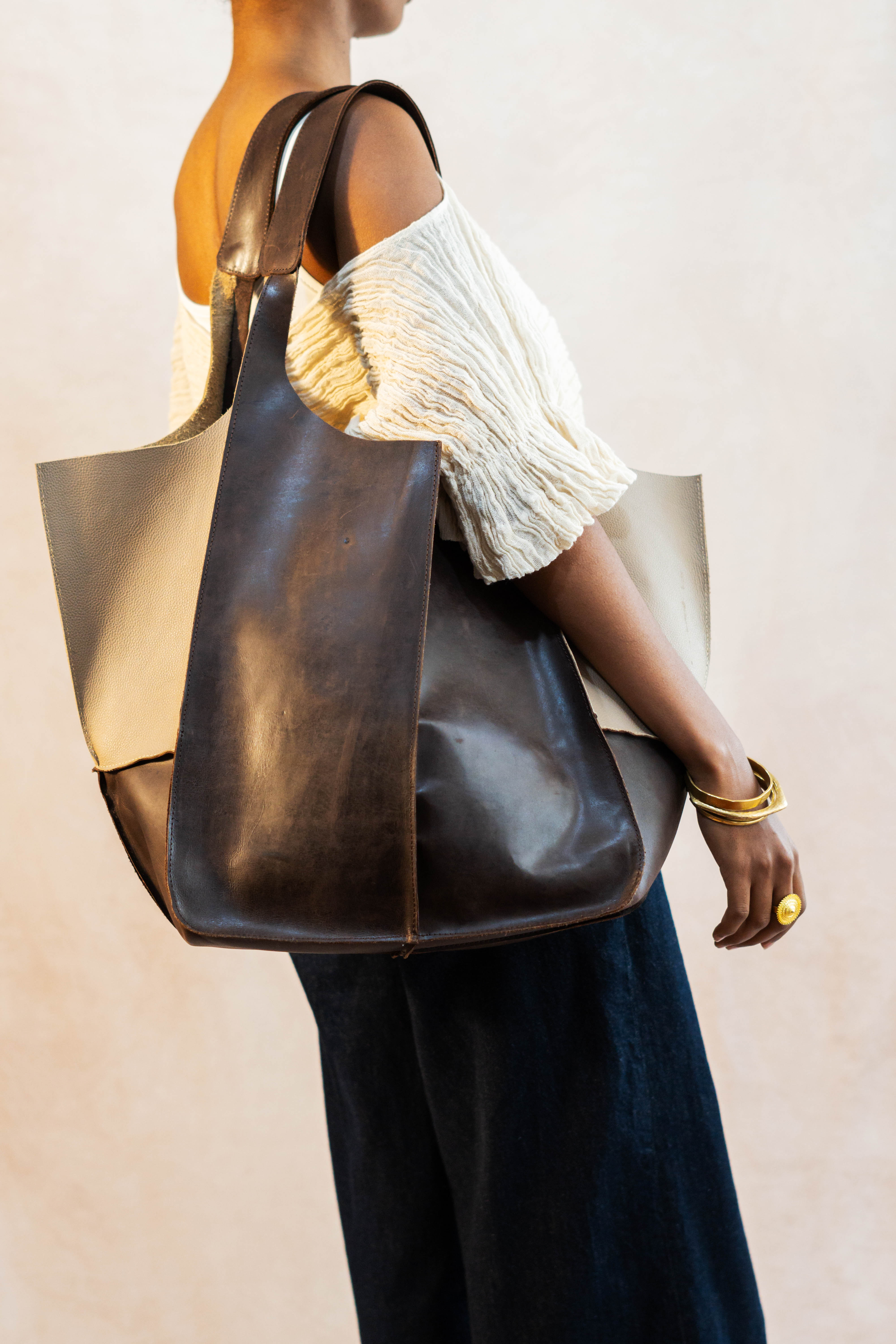 Merkato Weekender Bag image 4