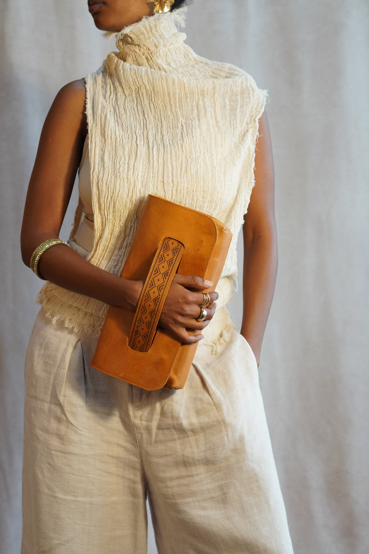 Tilet Emboss Clutch