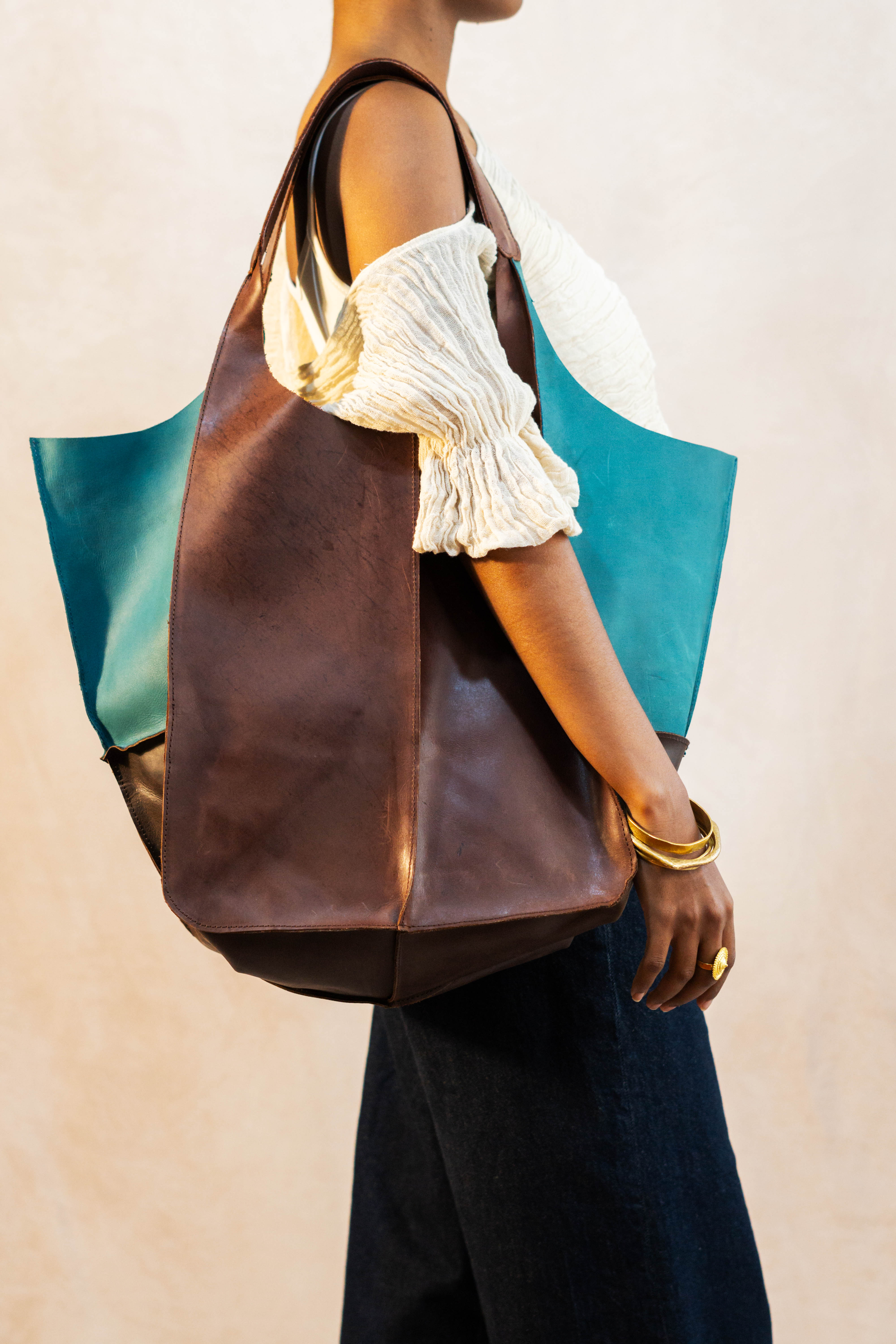 Merkato Weekender Bag image 2